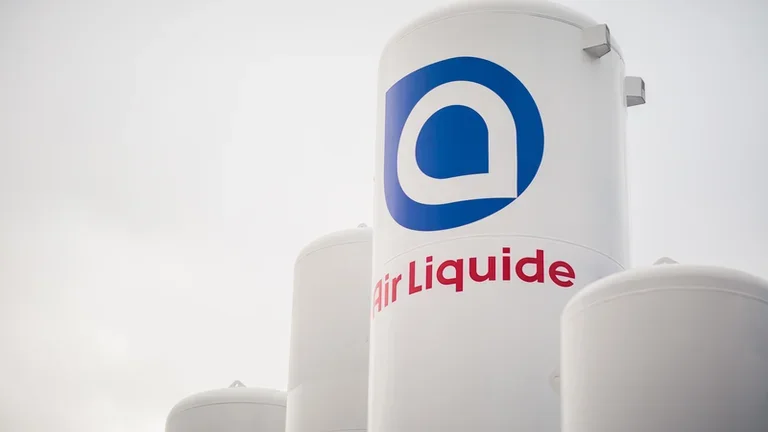 Sights and portraits at the Feyzin plant 35