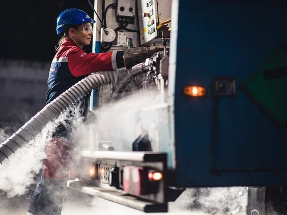 Sights and portraits at the Feyzin plant 14